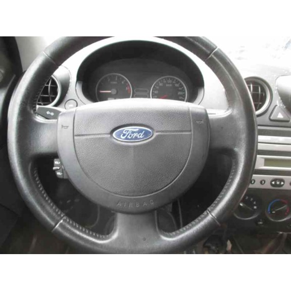 ford fiesta (cbk) del año 2004