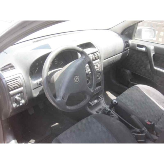 opel astra g berlina del año 1999