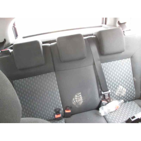 ford fiesta (cbk) del año 2004