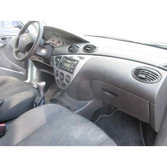 ford focus berlina (cak) del año 2003