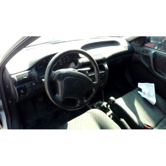 opel astra f berlina del año 1997