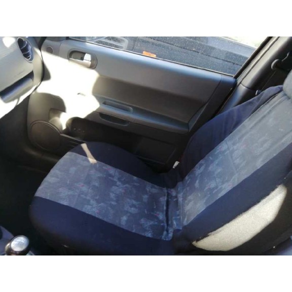 mitsubishi colt berlina 5 (z30a) del año 2005