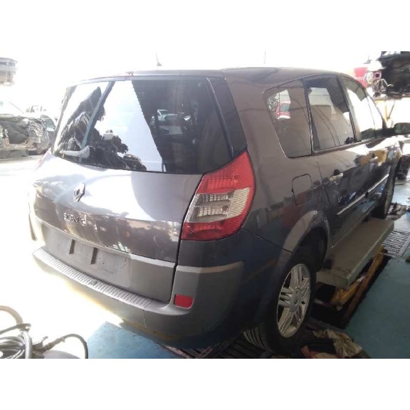 renault grand scenic del año 2004