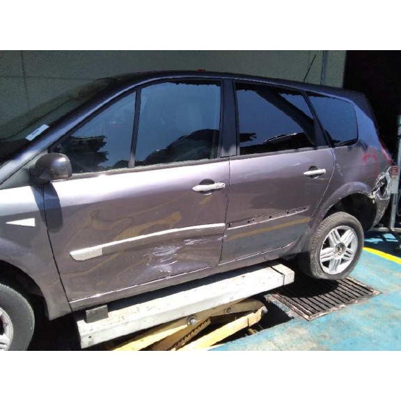 renault grand scenic del año 2004