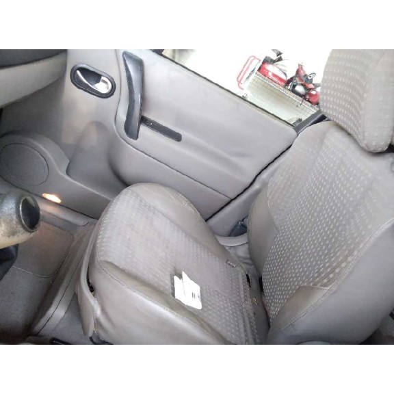 renault grand scenic del año 2004