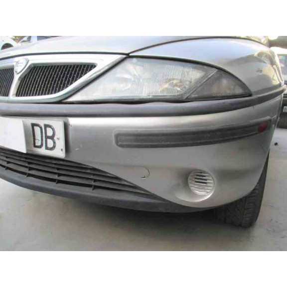 lancia lancia y del año 1996
