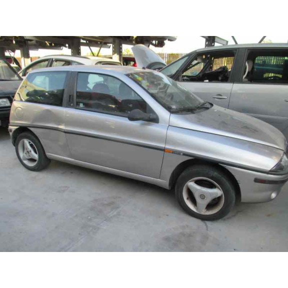 lancia lancia y del año 1996