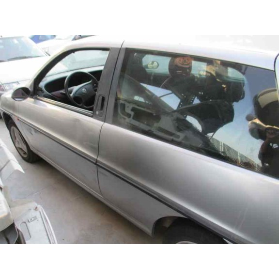 lancia lancia y del año 1996