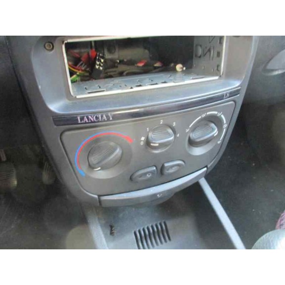 lancia lancia y del año 1996