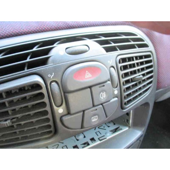 lancia lancia y del año 1996