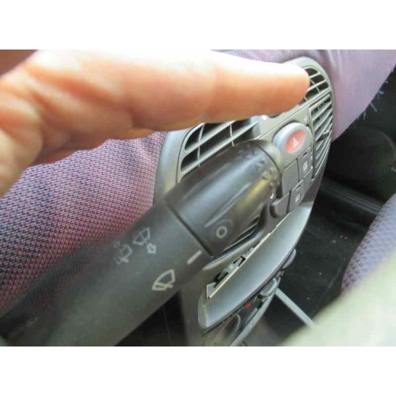 lancia lancia y del año 1996