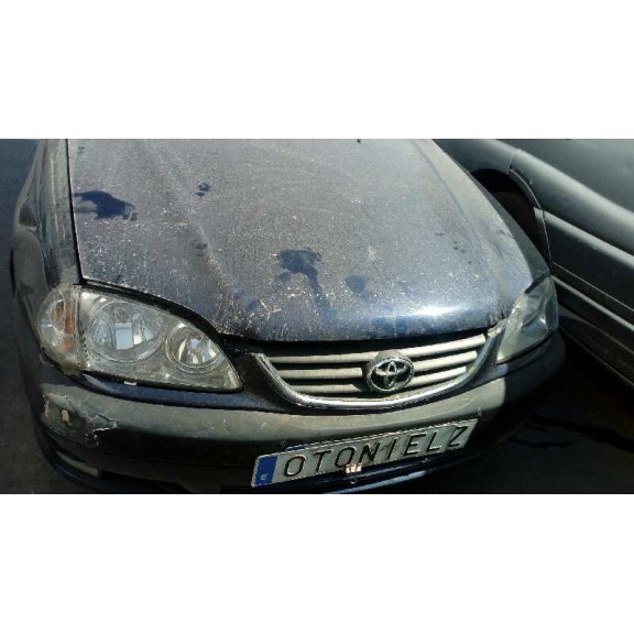 toyota avensis berlina (t 22) del año 2000