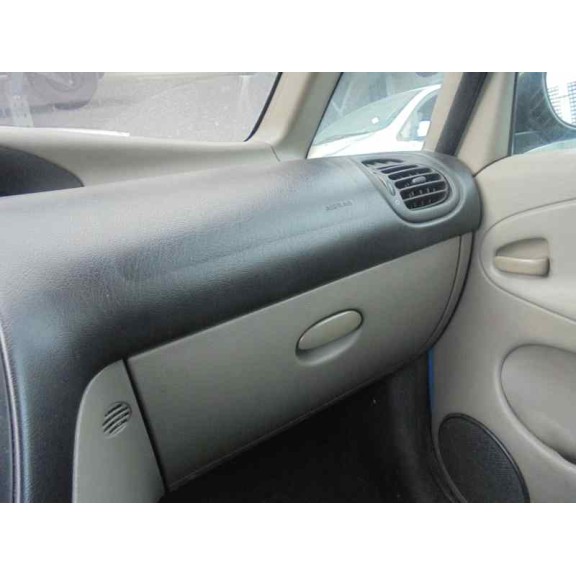 citroën xsara picasso del año 2000