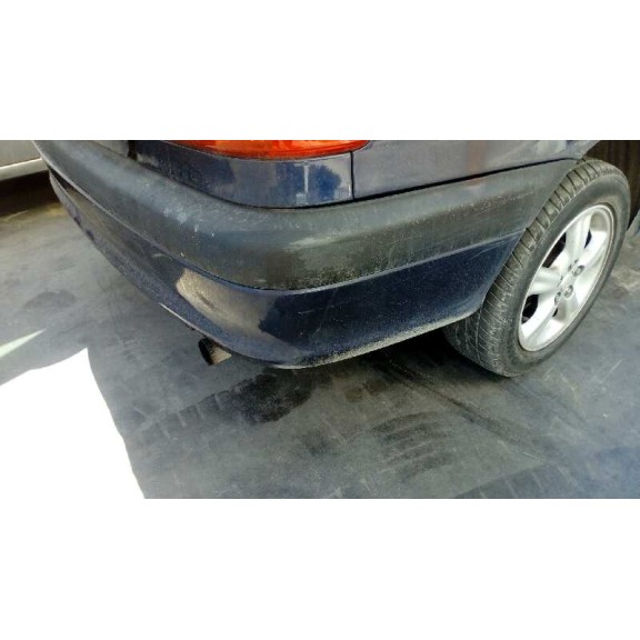 toyota avensis berlina (t 22) del año 2000