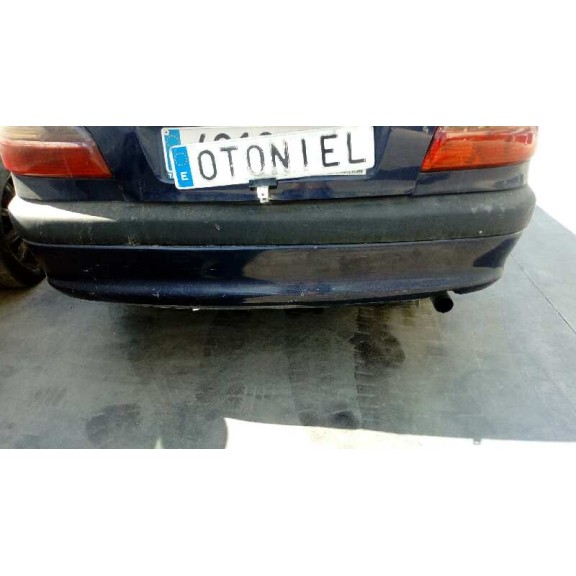 toyota avensis berlina (t 22) del año 2000