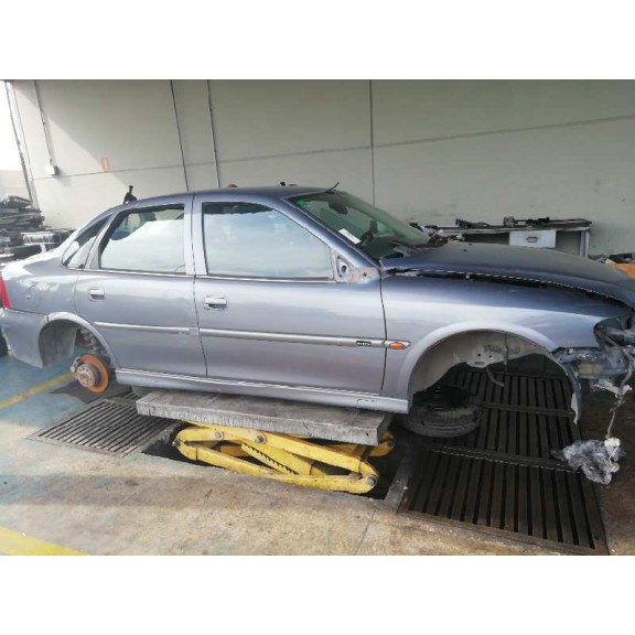 opel vectra b berlina del año 2001