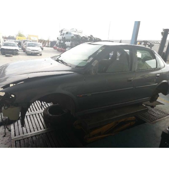 opel vectra b berlina del año 2001