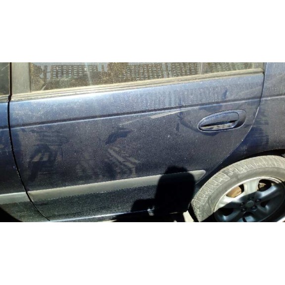 toyota avensis berlina (t 22) del año 2000