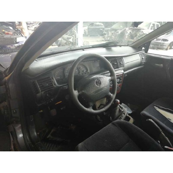 opel vectra b berlina del año 2001