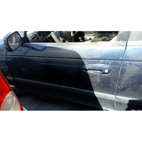 toyota avensis berlina (t 22) del año 2000