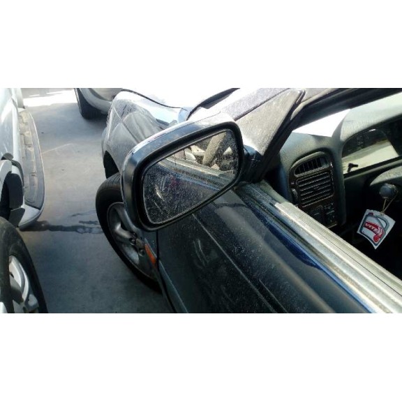 toyota avensis berlina (t 22) del año 2000