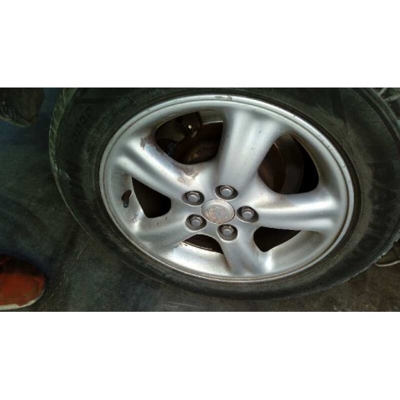 toyota avensis berlina (t 22) del año 2000