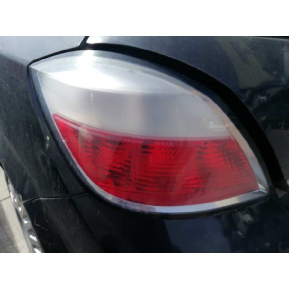 opel astra h berlina del año 2004