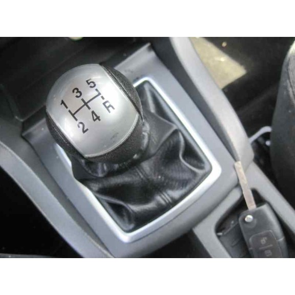 ford focus berlina (cap) del año 2006