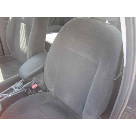 ford focus berlina (cap) del año 2006