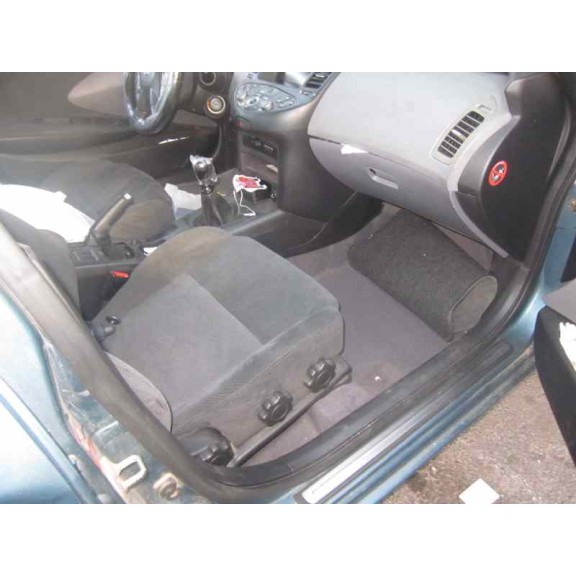 nissan primera berlina (p12) del año 2002