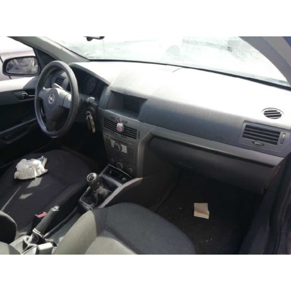 opel astra h berlina del año 2004