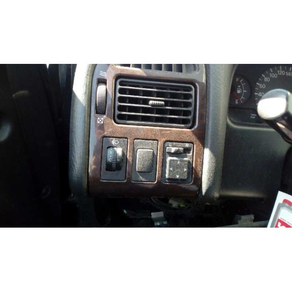 toyota avensis berlina (t 22) del año 2000