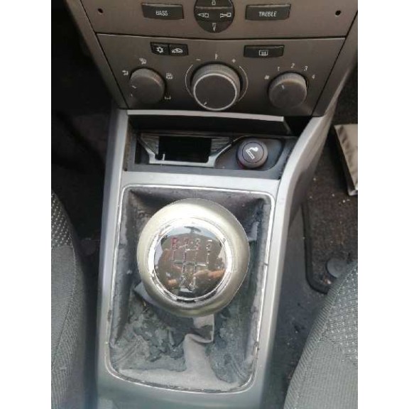 opel astra h berlina del año 2004