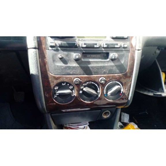 toyota avensis berlina (t 22) del año 2000