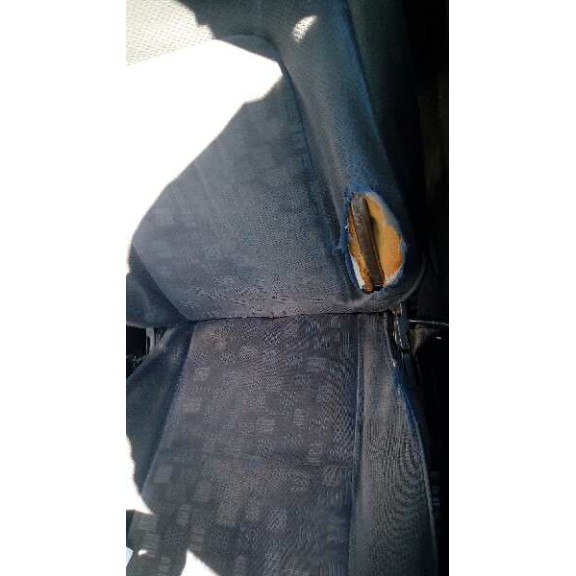 toyota avensis berlina (t 22) del año 2000