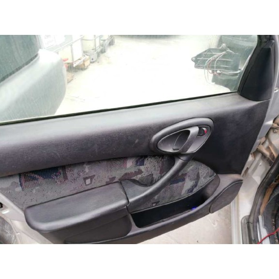 citroën xsara berlina del año 2003