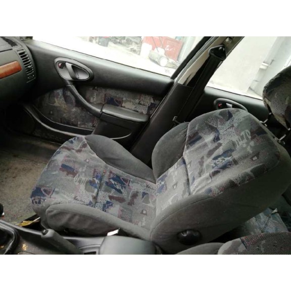 citroën xsara berlina del año 2003