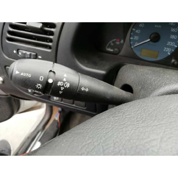 citroën xsara berlina del año 2003