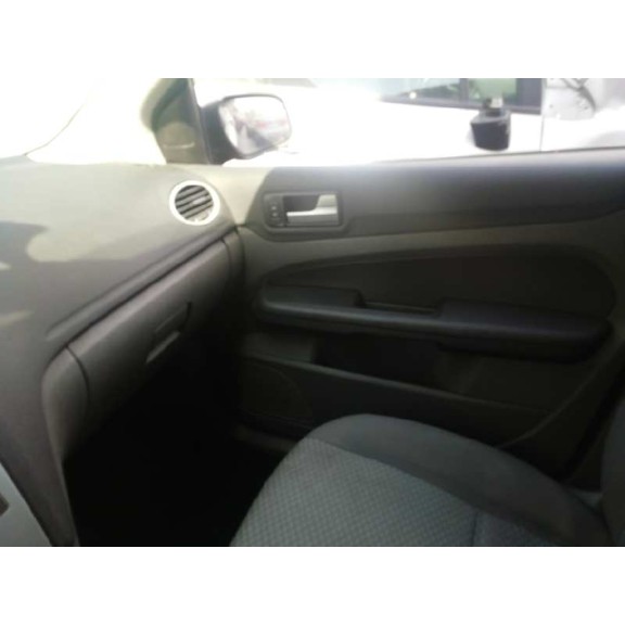 ford focus berlina (cap) del año 2005