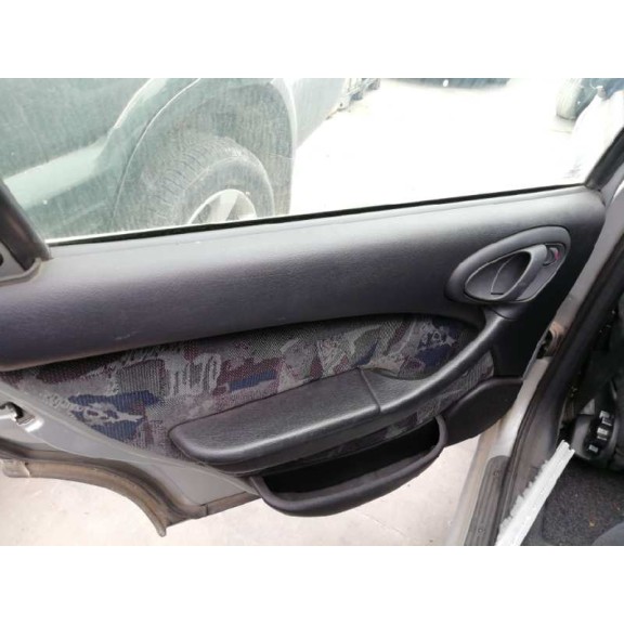 citroën xsara berlina del año 2003