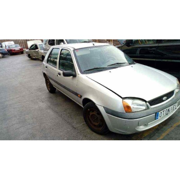 ford fiesta berlina (dx) del año 2000