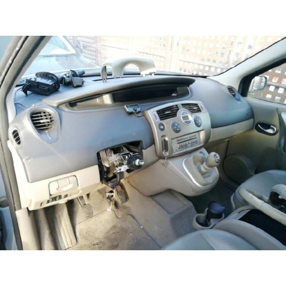 renault grand scenic del año 2004