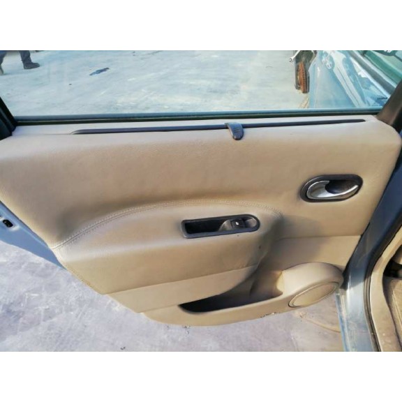 renault grand scenic del año 2004