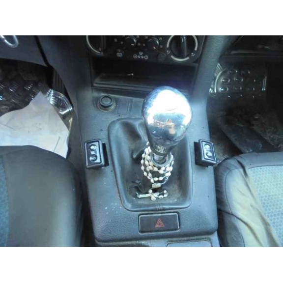 bmw serie 3 berlina (e36) del año 1999