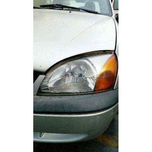 ford fiesta berlina (dx) del año 2000