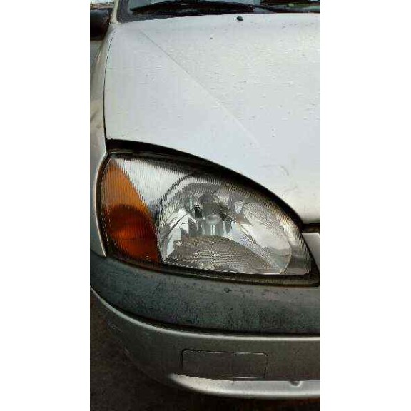 ford fiesta berlina (dx) del año 2000