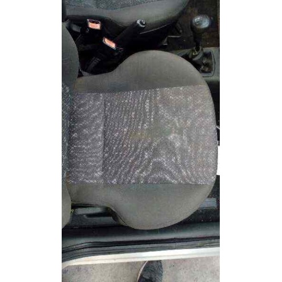 ford fiesta berlina (dx) del año 2000