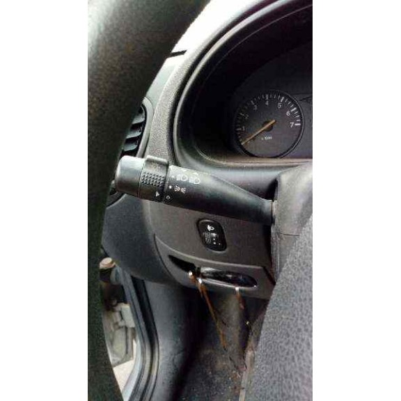 ford fiesta berlina (dx) del año 2000