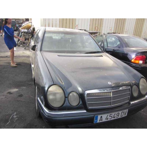 mercedes-benz clase e (w210) berlina del año 1999