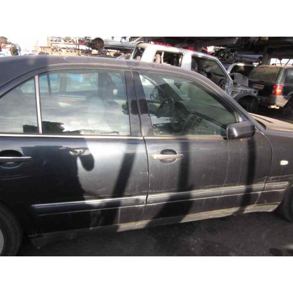mercedes-benz clase e (w210) berlina del año 1999